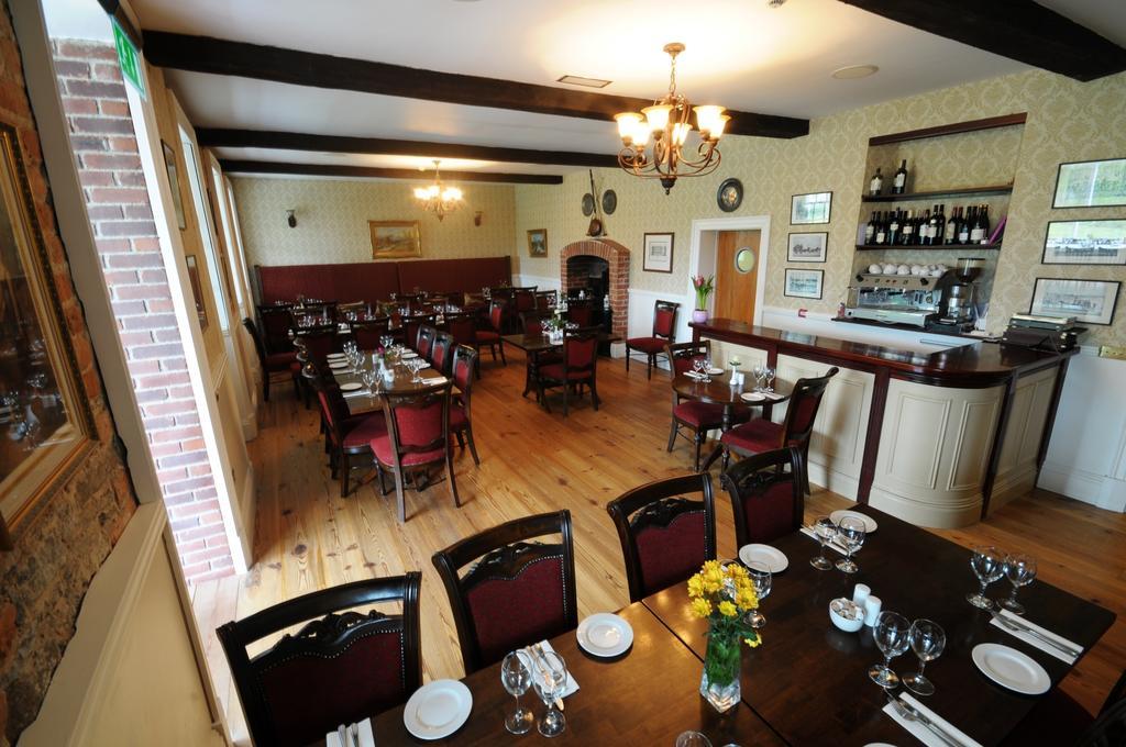 Ashbrook Arms Townhouse And Restaurant Hotel Durrow Exterior photo